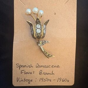 Vintage 1950s - 1960s Elegant Gold and Silver Floral Brooch